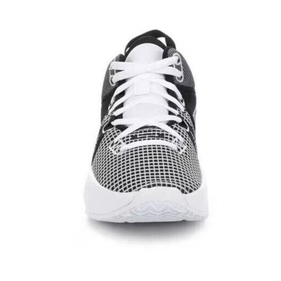 Nike Lebron Witness VII DM1123 100 White Black Basketball Sneakers Shoes 9.5 US
